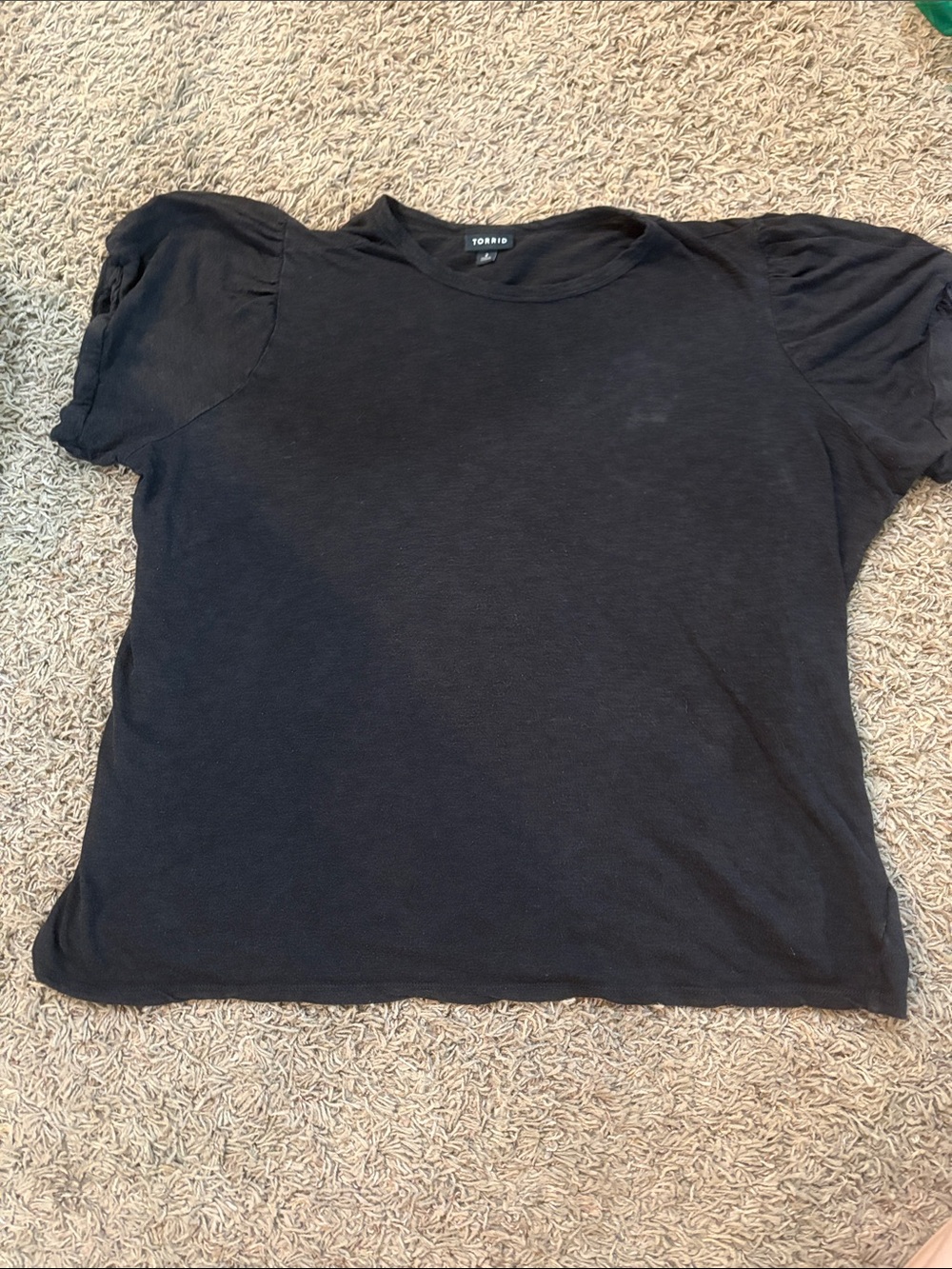 torrid Black Short Sleeve Women’s Crew Tee size 2X